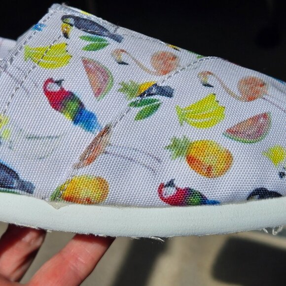 NWT TOMS Parrot Birds White Canvas Print Size 7 - Picture 8 of 9